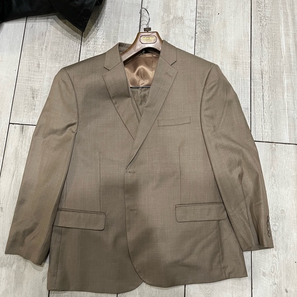 Caravelli 3 piece suit